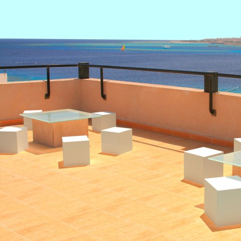 Ausstellungswürfel Puff Couchtisch Garten Bar Terrasse Icekub Aktion