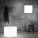 Leuchtender Ausstellungswürfel Icekub - Pouf, Beistelltisch für Bar & Garten Aktion