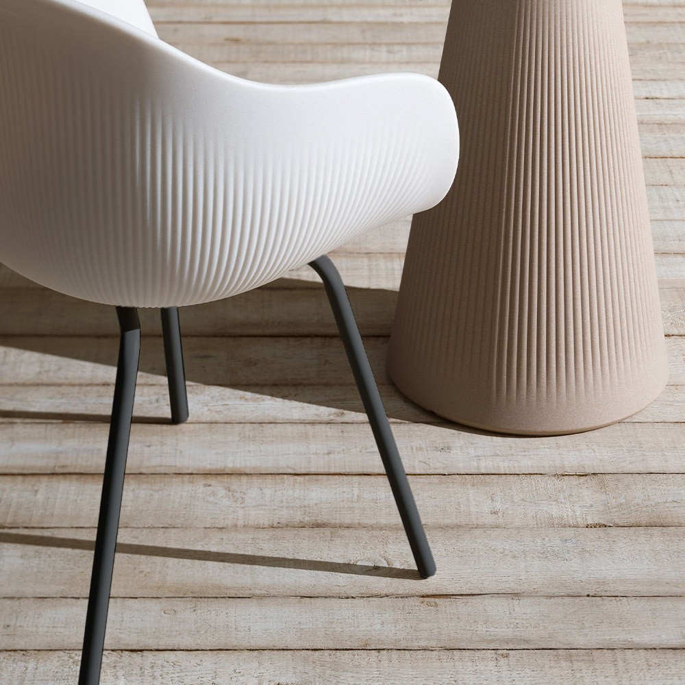 2 x Stühle aus Polyethylen mit schwarzen Metallbeinen, Bar Küche Design Fade C2