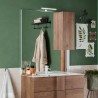 Badezimmerspiegel mit LED-Beleuchtung und hängender Holzsäule mit einer Tür, Aralia Sales