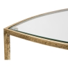 Dreieckiger Beistelltisch mit 2 Ablagen, goldfarbenem Metall und Glas Triangle S Rabatte