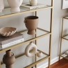 Wandregal h165cm aus goldenem Metall und Glasregalen Lola Tall Angebot