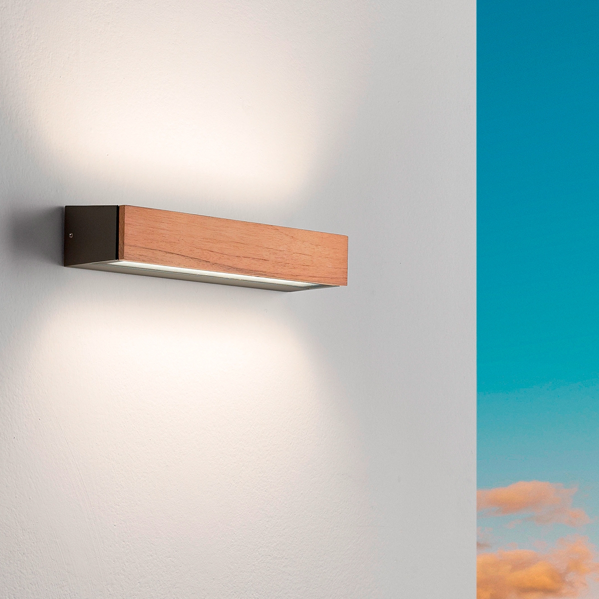 Wandleuchte LED für den Außenbereich aus Teakholz und Glas Hazel Aktion Wandleuchte LED für den Außenbereich aus Teakholz und Glas Hazel Aktion