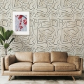 Moderne weiße Tapete mit künstlerischem Design und schwarzen Graffiti-Streifen Aktion