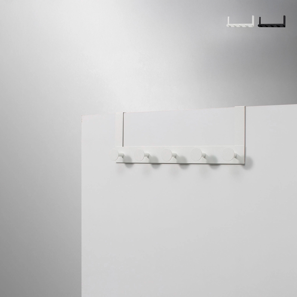 Platzsparender Türgarderobe aus Metall mit 5 Haken Swift Aktion