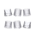 Set mit 6 retro-dekorierten Vintage Schnapsgläsern, kippbar aus Glas Aktion