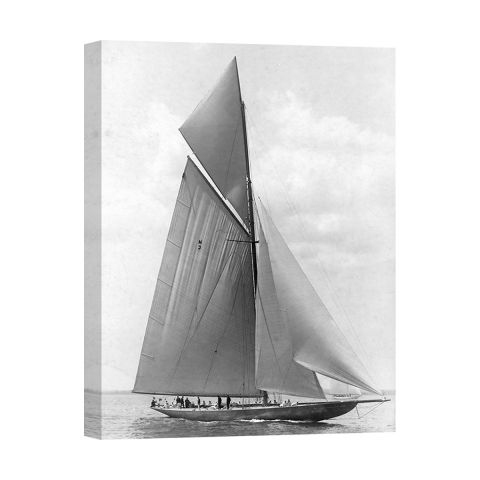 Leinwanddruck The Vanitie During the America's Cup, 1910 Edwin Levick Aktion