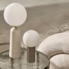 Moderne Tischlampe Design mit rundem Lampenschirm aus mattem Glas Delphine Verkauf