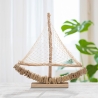 Segelboot-Skulptur aus Holz mit Stoffnetz 45x45x7cm Enok Verkauf
