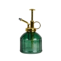 Grüner Glas-Sprüher für Pflanzen und Blumen Rabatte