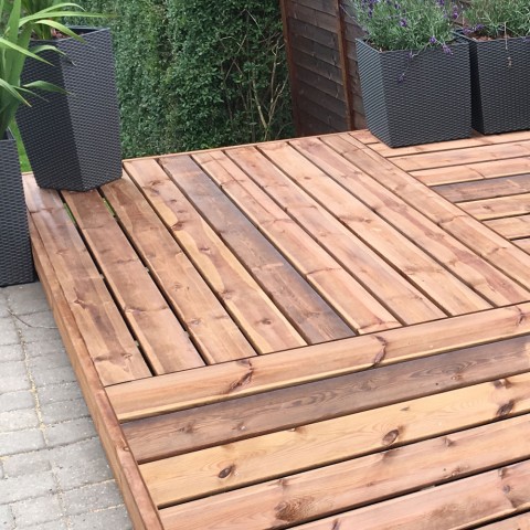 Holzfliese für den Außenbereich 100x100cm Garten Terrasse Boden Kiwi Aktion