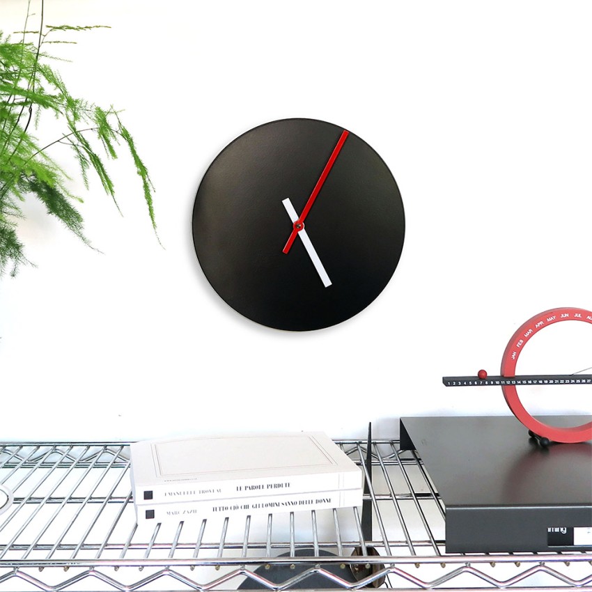Runde Wanduhr im modernen Minimal-Design, schwarz, trendy Aktion