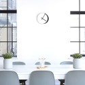 Moderne minimalistische runde Wand uhr in Weiß und Schwarz Eclissi Lagerbestand